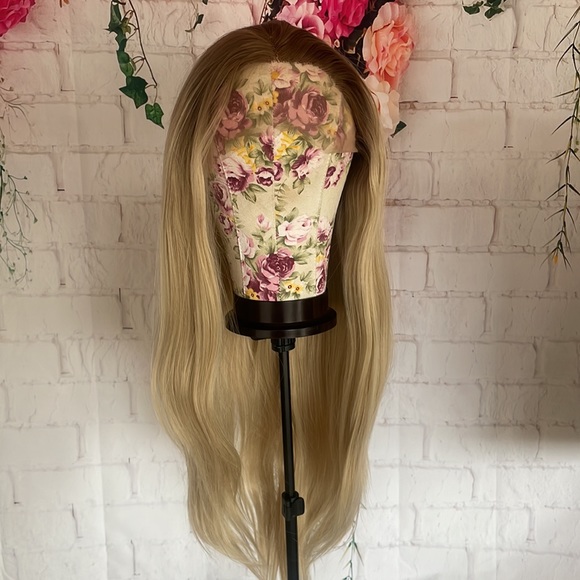 ❌RESTOCKED❌ 24” BLONDE W:BROWN ROOT LACE-FRONT WIG - Picture 8 of 14